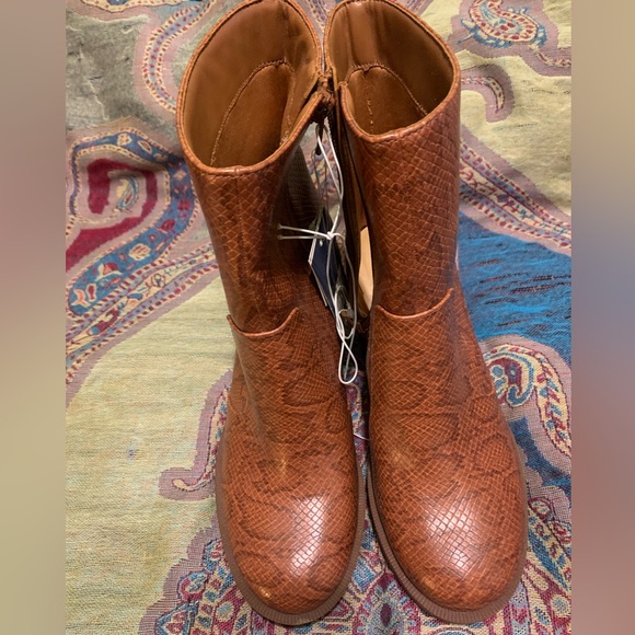 Universal Thread Boots - Picture 2 of 13